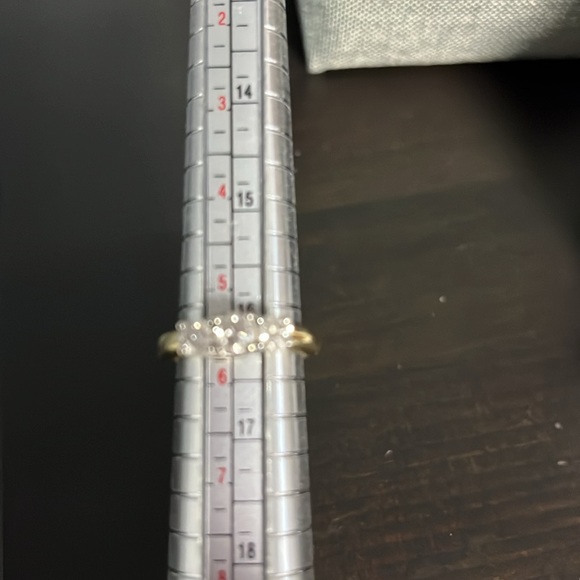 1.00 CT. T.W. Diamond Three Stone Ring in 14K Gold - Picture 8 of 13